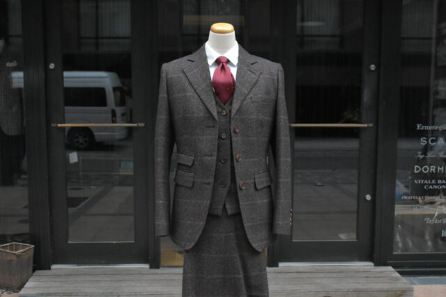 レディーススーツの着こなし