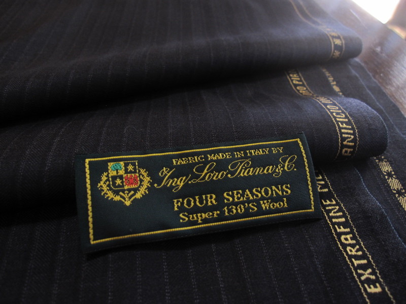 Ｌｏｒｏ　Ｐｉａｎａ（ロロピアーナ）／ＦＯＵＲ　ＳＥＡＳＯＮＳ　Ｓｕｐｅｒ130’ｓ